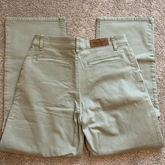 BROOKS MARKS UNISEX UNIVERSAL PANEL PANT IN PISTACHIO, SIZE M - Picture 3 of 5